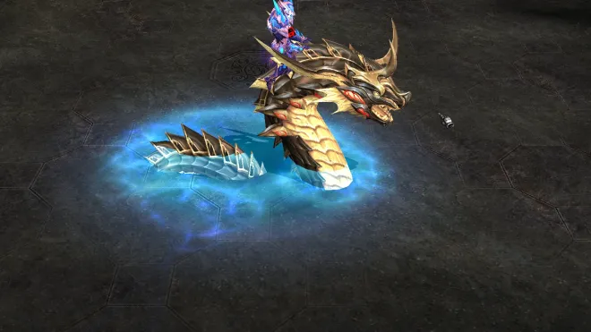 Personaj MU Online călare pe un pet Dragon uriaș